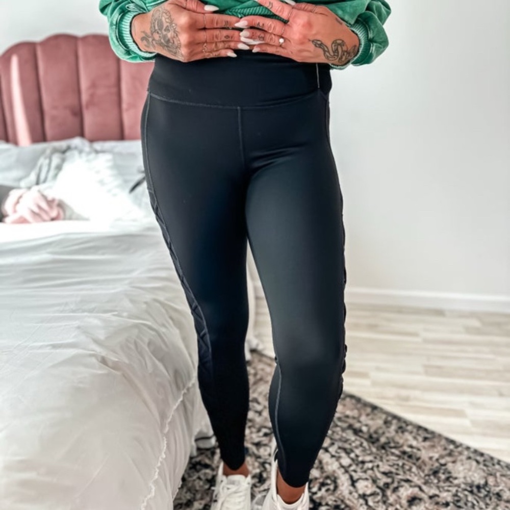 NWT- YELETE- Black Mesh Panel Leggings - Picture 3 of 5